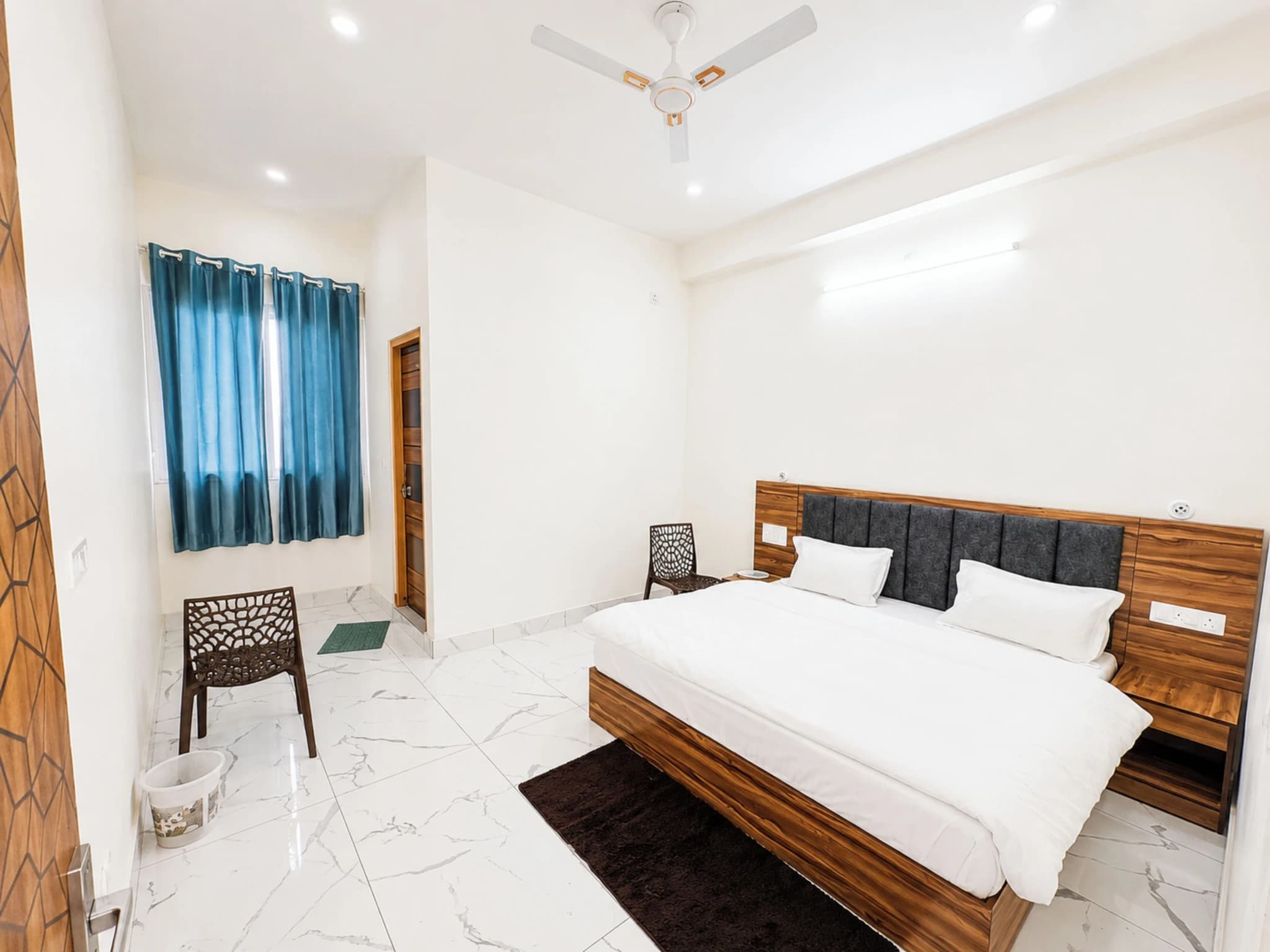 Deluxe Double Room - Image 3