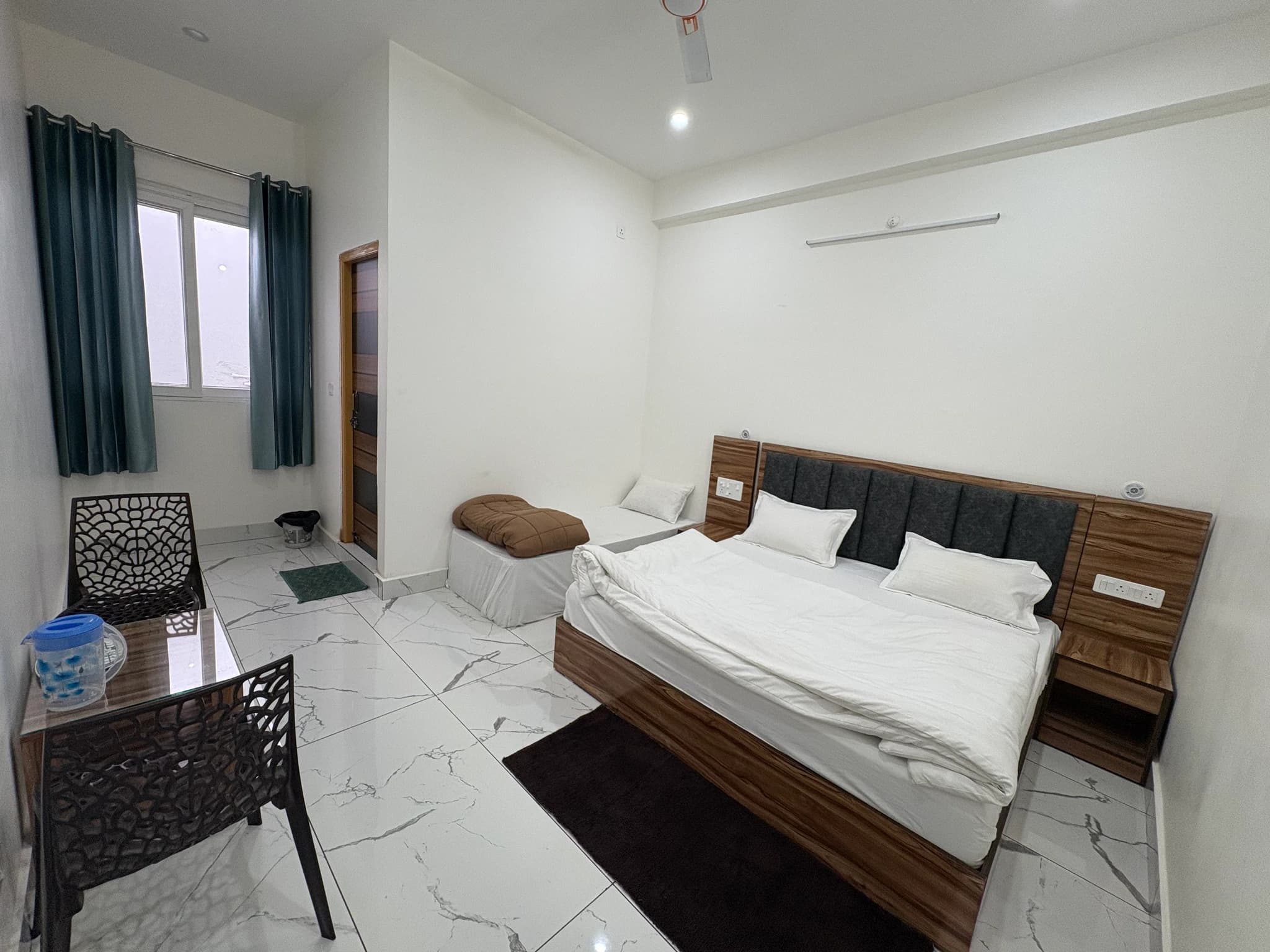Deluxe Triple Room - Image 3